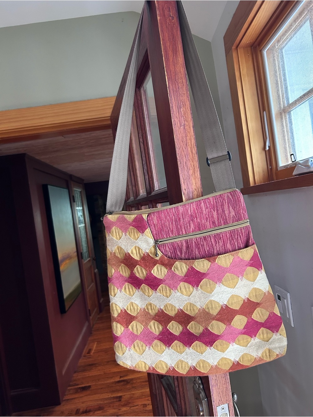 Textured Pink and Gold Patterned Crossbody Bag